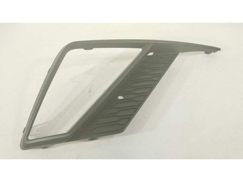 REJILLA PARAGOLPES DERECHA 6F0853666A 