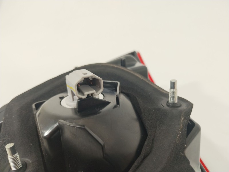 Recambio de piloto trasero derecho en porton para nissan qashqai (j11) acenta referencia OEM IAM 26550HV55A  26550HV05A