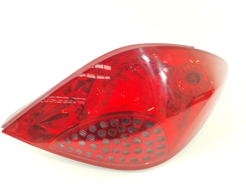 Recambio de piloto trasero derecho para peugeot 207 urban referencia OEM IAM 6351Y7  2VP35403802