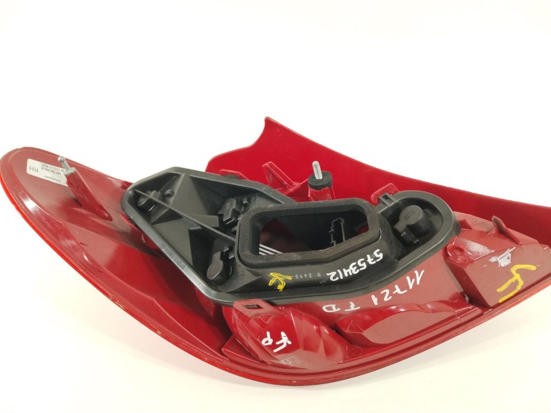 Recambio de piloto trasero derecho para peugeot 207 urban referencia OEM IAM 6351Y7  2VP35403802