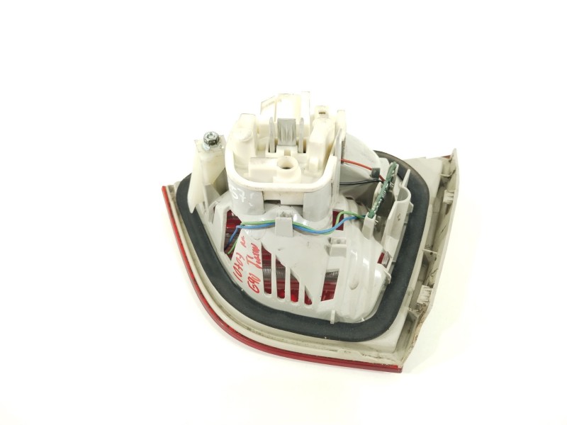 Recambio de piloto trasero izquierdo en porton para bmw serie 3 berlina (e90) 318d referencia OEM IAM 7289427  