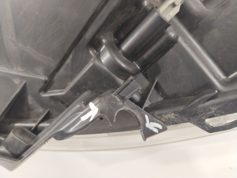 Recambio de faro derecho para fiat scudo autobús (270_, 272_) 2.0 d multijet referencia OEM IAM 1401367980  89902604