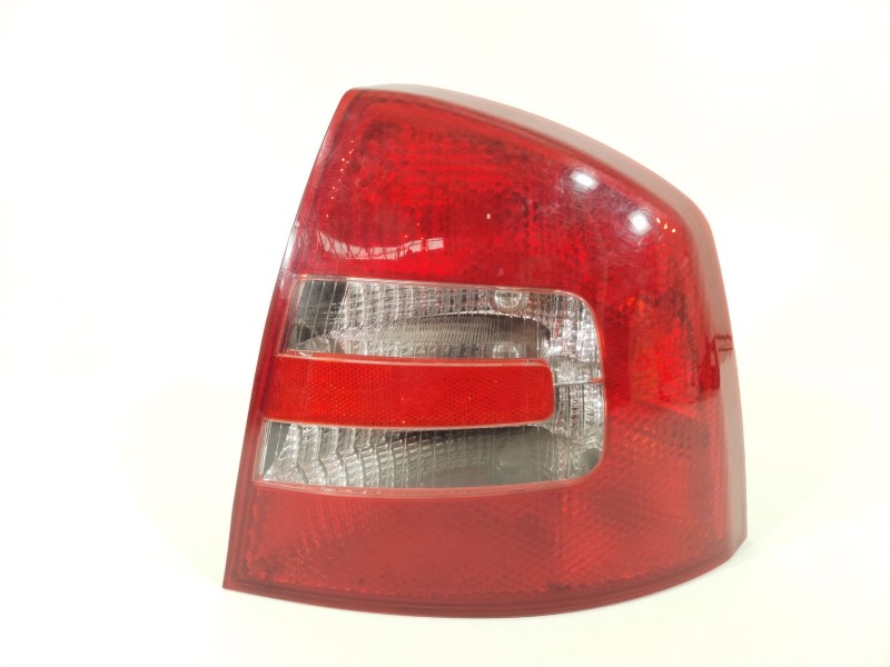 Recambio de piloto trasero derecho para skoda octavia berlina (1z3) elegance referencia OEM IAM 1Z5945112A  086651909