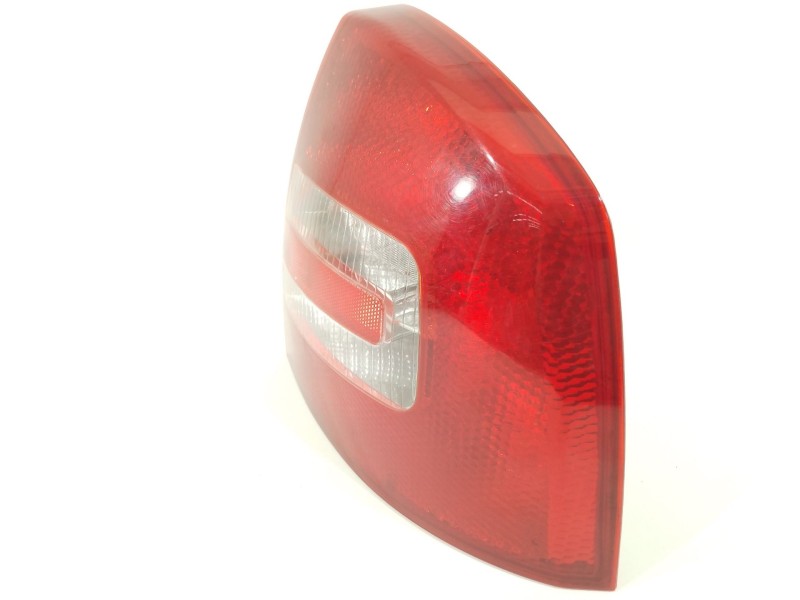 Recambio de piloto trasero derecho para skoda octavia berlina (1z3) elegance referencia OEM IAM 1Z5945112A  086651909