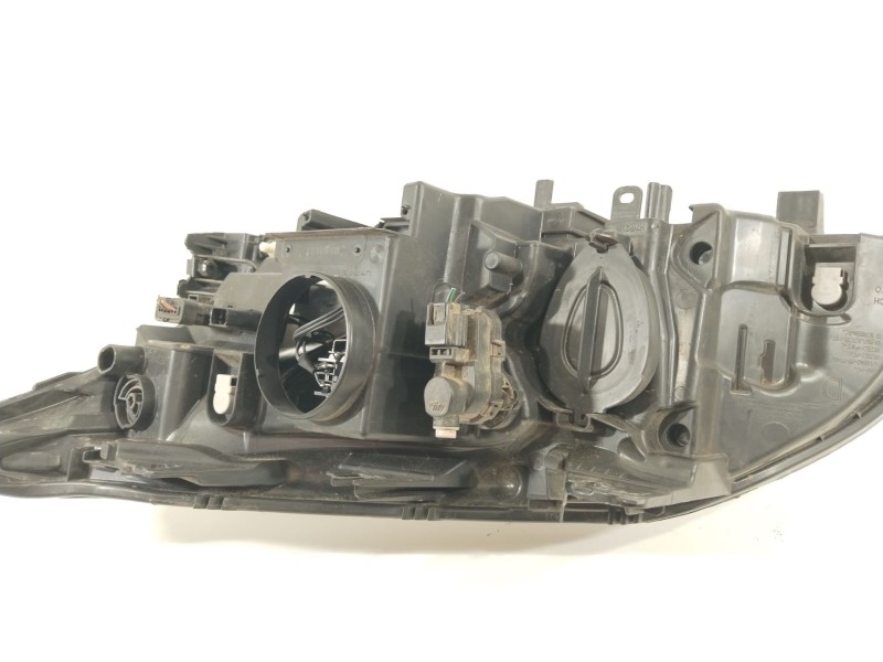 Recambio de faro derecho para renault laguna iii dynamique tomtom referencia OEM IAM 260107534R  