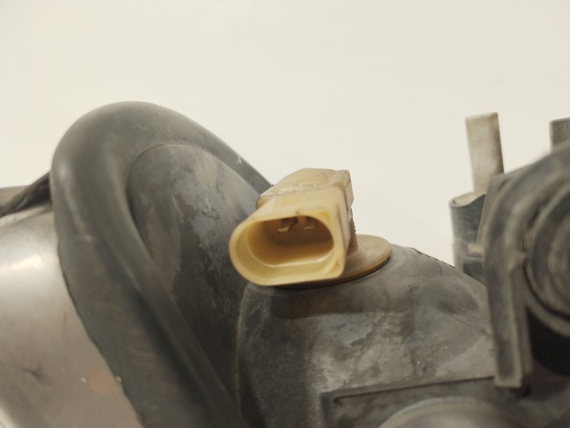 Recambio de faro izquierdo para audi a4 b5 (8d2) 1.9 tdi quattro referencia OEM IAM 8D0941003AK  89300371