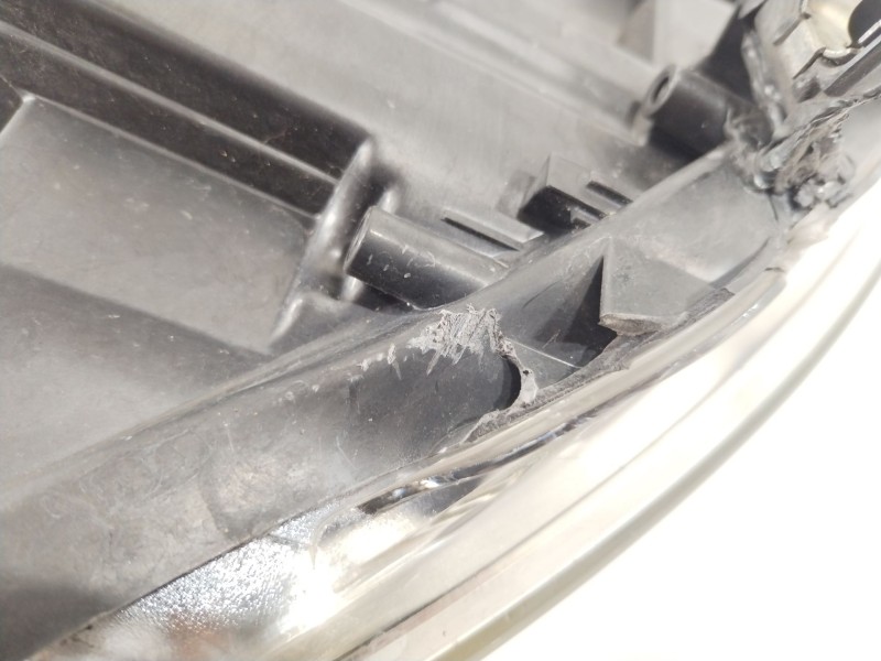 Recambio de faro izquierdo para citroën c5 iii (rd_) 2.0 hdi 140 referencia OEM IAM 9684845880  6208H8