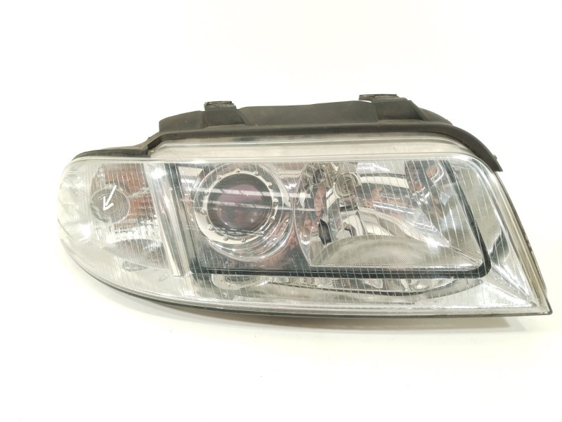 Recambio de faro derecho para audi a4 b5 (8d2) 1.9 tdi quattro referencia OEM IAM 8D0941004AK  89300381