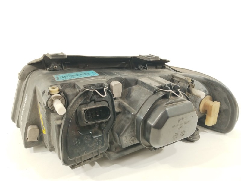 Recambio de faro derecho para audi a4 b5 (8d2) 1.9 tdi quattro referencia OEM IAM 8D0941004AK  89300381