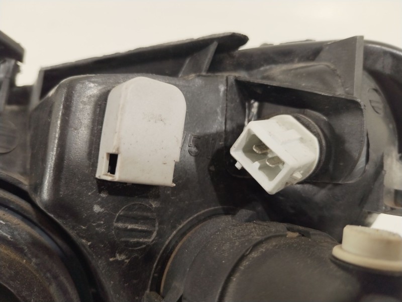 Recambio de faro derecho para peugeot 206 hatchback (2a/c) 1.4 i referencia OEM IAM 89002770  