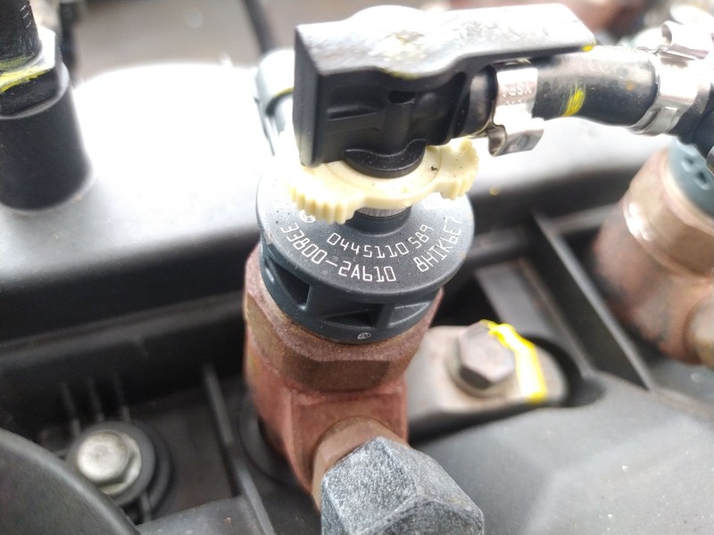 Recambio de inyector para hyundai tucson essence bluedrive 2wd referencia OEM IAM 338002A610  0445110589