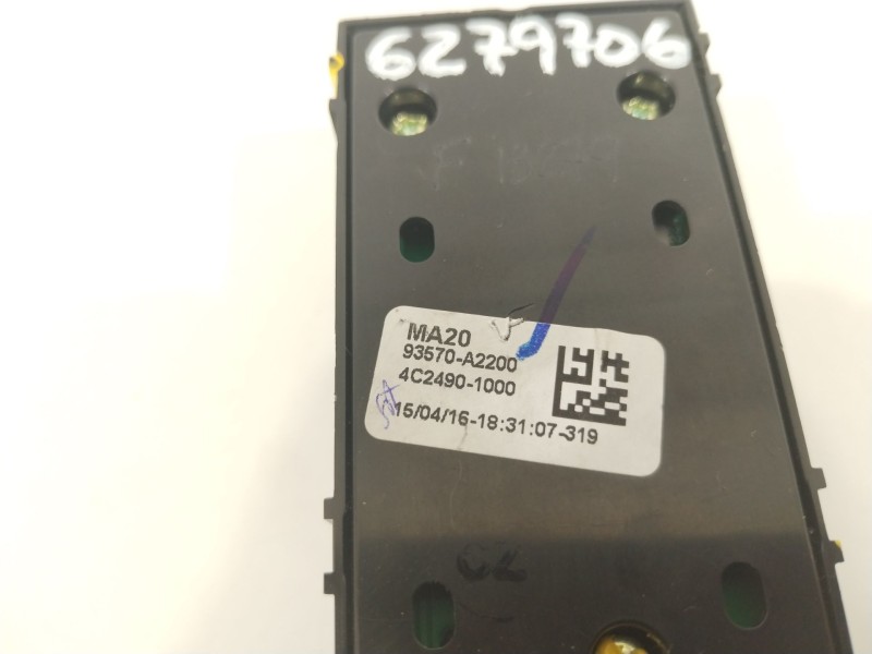 Recambio de mando elevalunas delantero izquierdo para kia ceed (cd) 1.0 t-gdi referencia OEM IAM 93570A2200  