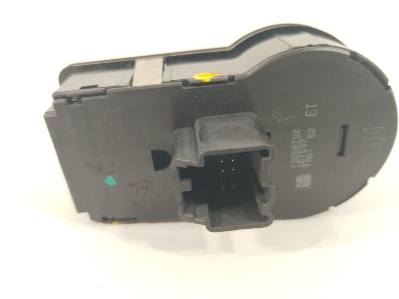 Recambio de mando luces para opel insignia berlina cosmo referencia OEM IAM 13268702  