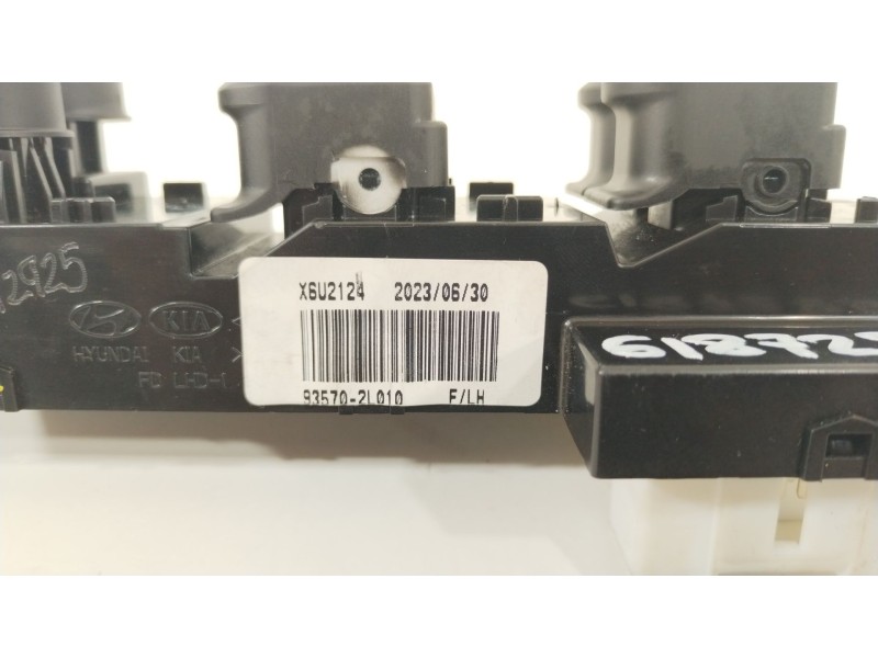 Recambio de mando elevalunas delantero izquierdo para hyundai i30 classic referencia OEM IAM 935702L010  