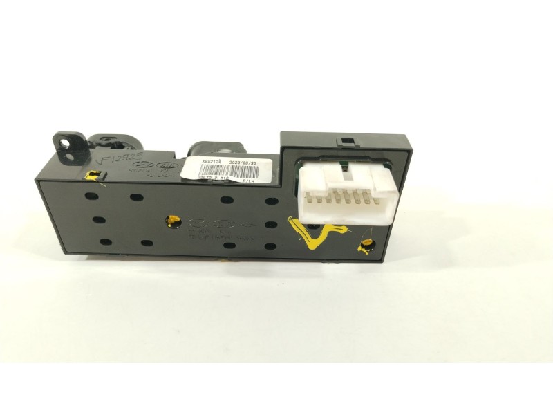 Recambio de mando elevalunas delantero izquierdo para hyundai i30 classic referencia OEM IAM 935702L010  