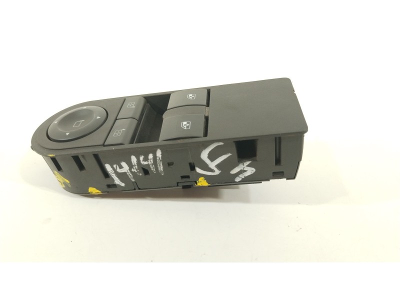Recambio de mando elevalunas delantero izquierdo para opel astra h gtc (a04) 1.7 cdti (l08) referencia OEM IAM 13209203  