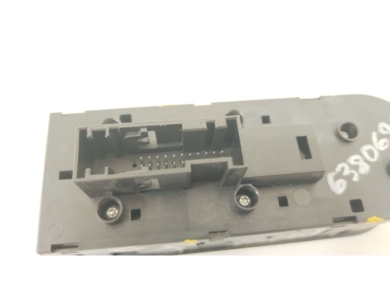 Recambio de mando elevalunas delantero izquierdo para opel astra h gtc (a04) 1.7 cdti (l08) referencia OEM IAM 13209203  