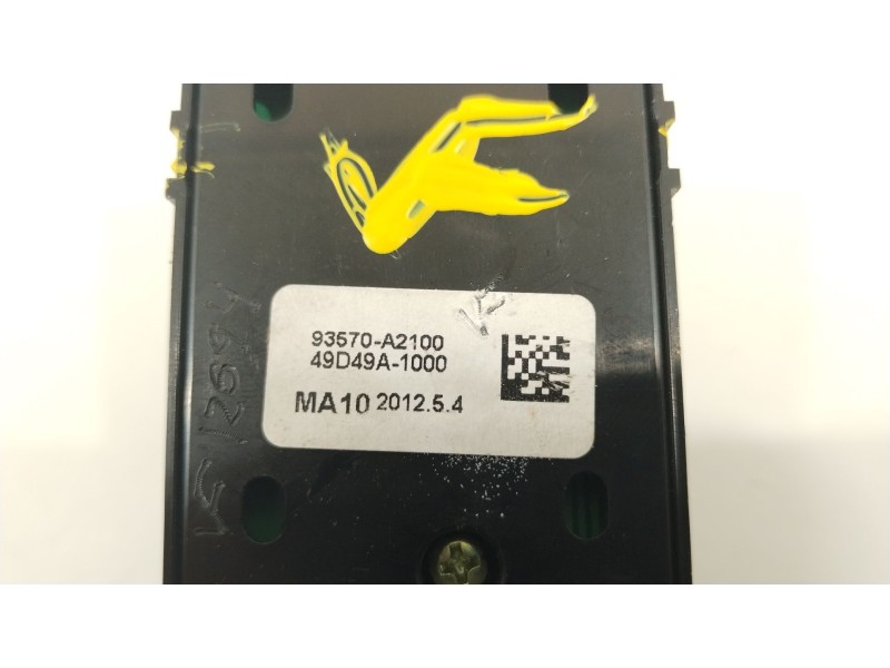 Recambio de mando elevalunas delantero izquierdo para kia cee´d spirit referencia OEM IAM 93670A2100  49D49A1000