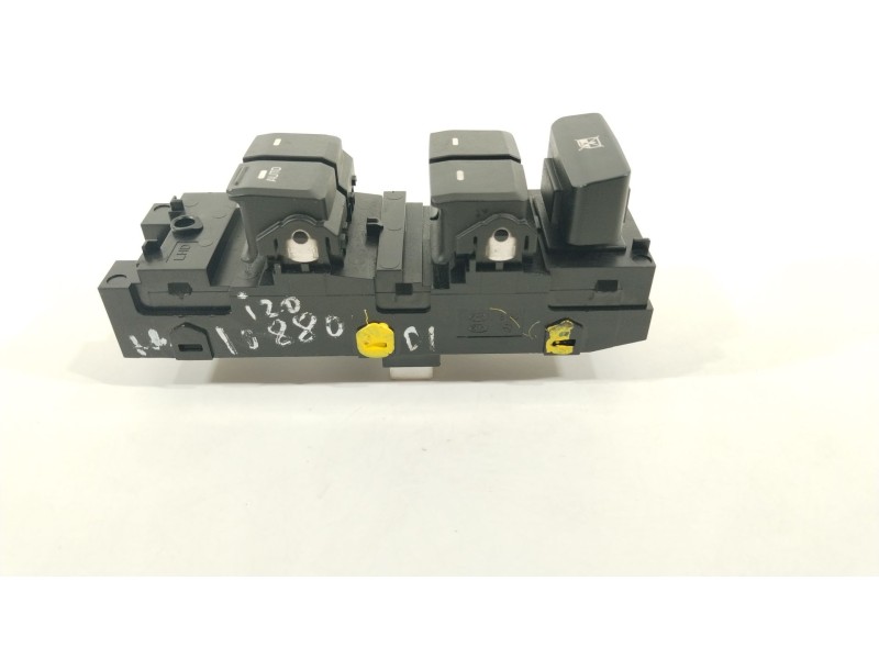 Recambio de mando elevalunas delantero izquierdo para hyundai i20 go! brasil referencia OEM IAM 93570C8110  
