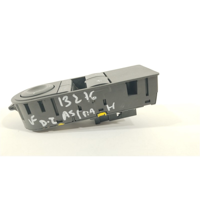 Recambio de mando elevalunas delantero izquierdo para opel astra h (a04) 1.9 cdti (l48) referencia OEM IAM 13209203  