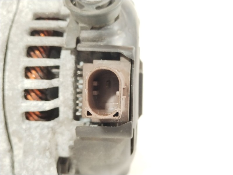 Recambio de alternador para kia cee´d business referencia OEM IAM 373002A750  