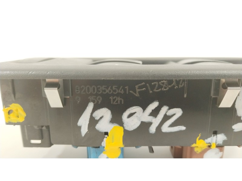 Recambio de mando elevalunas delantero izquierdo para renault clio iii authentique referencia OEM IAM 8200356541  