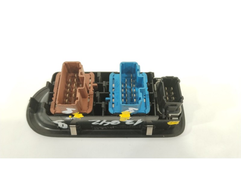 Recambio de mando elevalunas delantero izquierdo para renault clio iii authentique referencia OEM IAM 8200356541  