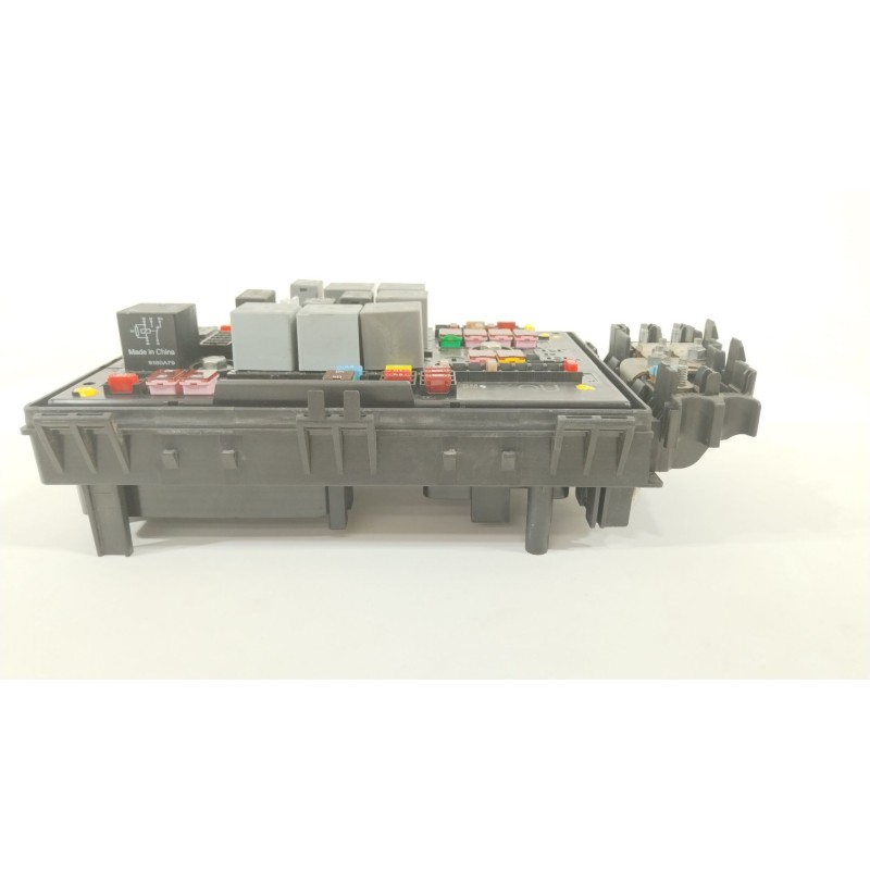 Recambio de caja reles / fusibles para opel astra j (p10) 1.7 cdti (68) referencia OEM IAM 13313205  1110011AA
