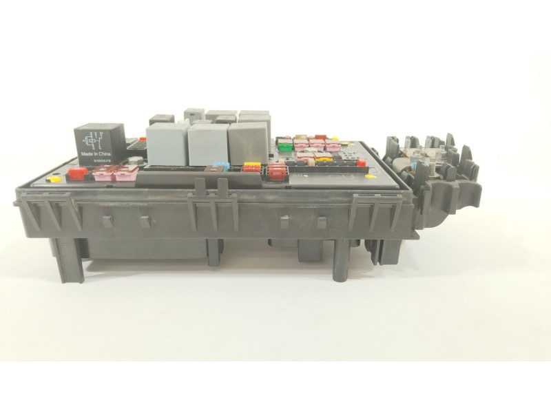 Recambio de caja reles / fusibles para opel astra j (p10) 1.7 cdti (68) referencia OEM IAM 13313205  1110011AA