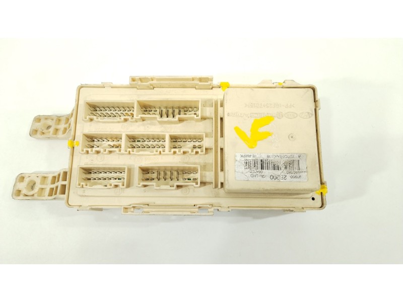 Recambio de caja reles / fusibles para hyundai santa fe (bm) 2.2 crdi classic (2wd) referencia OEM IAM 919502B200  