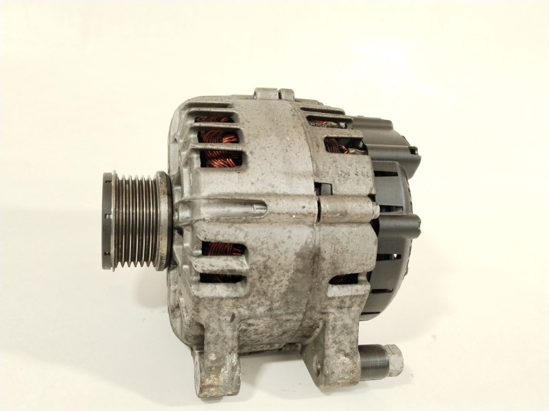 Recambio de alternador para peugeot 308 sw envy referencia OEM IAM 9664779680  
