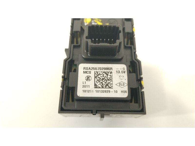 Recambio de mando retrovisor para renault captur limited referencia OEM IAM 255702886R  