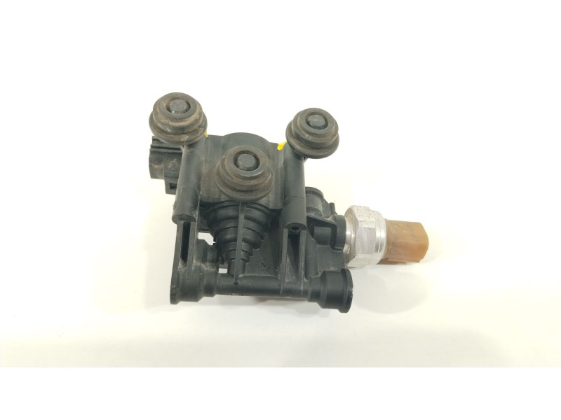 Recambio de centralita suspension para land rover range rover sport v6 td hse referencia OEM IAM RVH00046  