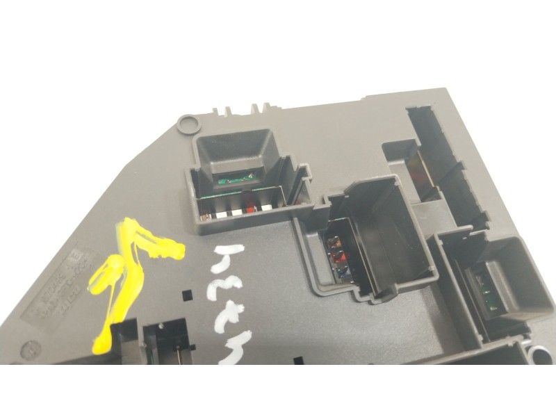 Recambio de caja reles / fusibles para bmw 5 (f10) 530 d xdrive referencia OEM IAM 9234424  61149234424