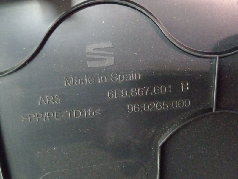 Recambio de guarnecido porton trasero para seat arona (kj7, kjp) 1.0 tsi referencia OEM IAM 6F9867601  