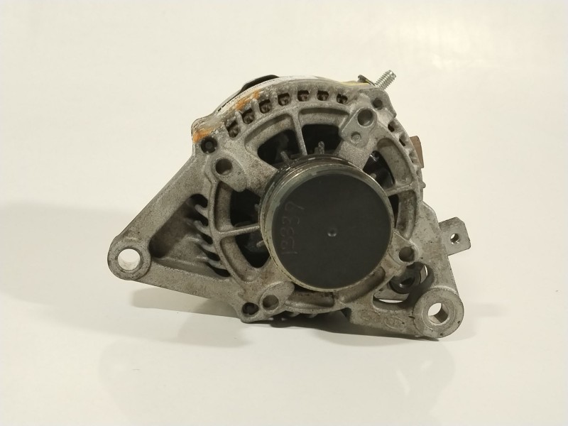 Recambio de alternador para kia cee´d (jd) 1.6 crdi 136 referencia OEM IAM 373002A750  MS1042113580