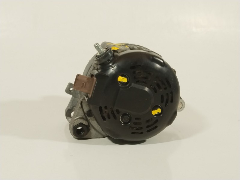 Recambio de alternador para kia cee´d (jd) 1.6 crdi 136 referencia OEM IAM 373002A750  MS1042113580