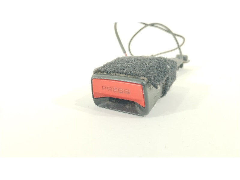 Recambio de enganche cinturon delantero izquierdo para mini mini (f56) cooper d referencia OEM IAM 7313299  72117313299