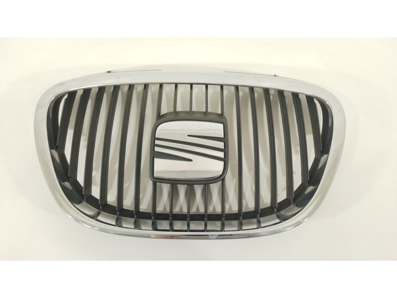 Recambio de rejilla delantera para seat toledo iii (5p2) 2.0 tdi 16v referencia OEM IAM 5P0853654  