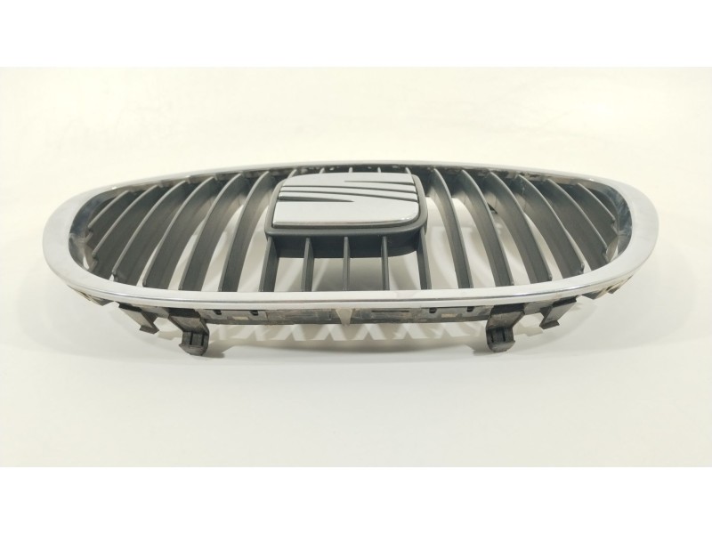 Recambio de rejilla delantera para seat toledo iii (5p2) 2.0 tdi 16v referencia OEM IAM 5P0853654  