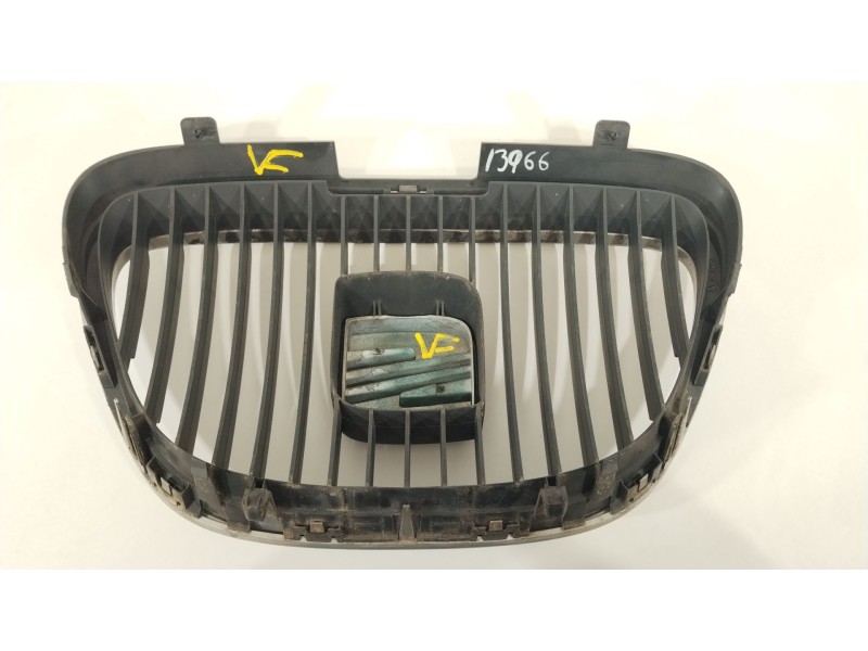 Recambio de rejilla delantera para seat toledo iii (5p2) 2.0 tdi 16v referencia OEM IAM 5P0853654  