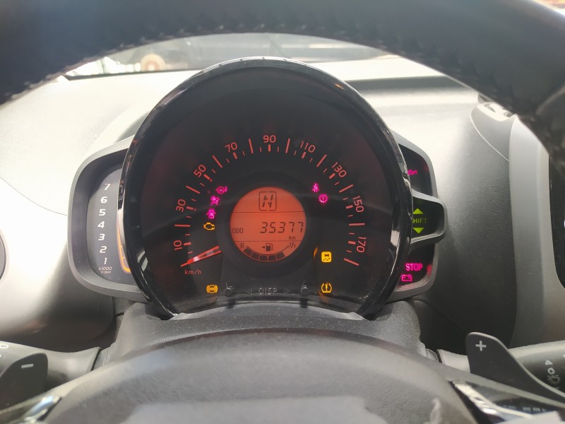 Recambio de cuadro instrumentos para toyota aygo x-cite referencia OEM IAM 69144460U  