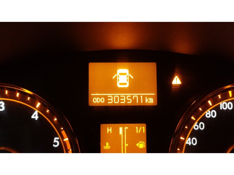 Recambio de cuadro instrumentos para toyota avensis (t27) active referencia OEM IAM 8380005L70  