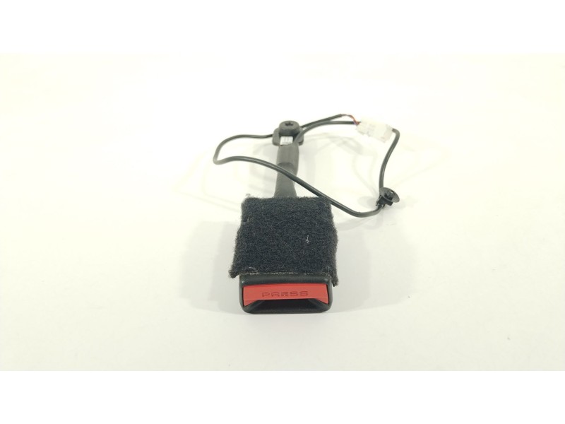 Recambio de enganche cinturon delantero derecho para mini mini (f56) cooper d referencia OEM IAM 7313299  72117313299