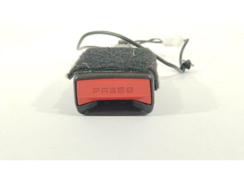 Recambio de enganche cinturon delantero derecho para mini mini (f56) cooper d referencia OEM IAM 7313299  72117313299