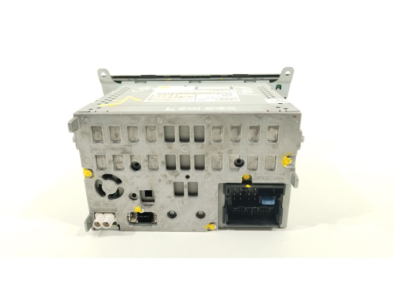 Recambio de sistema audio / radio cd para audi a4 ber. (b8) basis referencia OEM IAM 8R1035186N  CQJA12F4AE