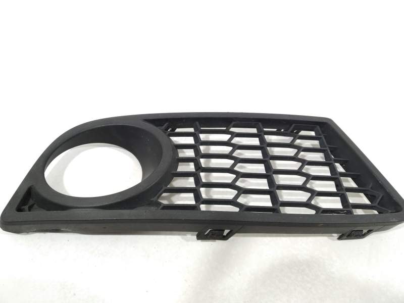 REJILLA PARAGOLPES DERECHA 51118048968 