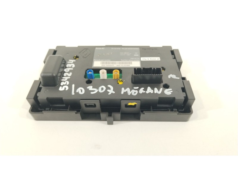 Recambio de pantalla multifuncion para renault megane iii berlina 5 p dynamique referencia OEM IAM 259156554R  