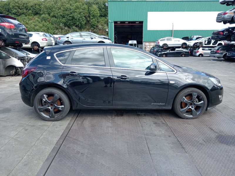 opel astra j (p10) del año 2010