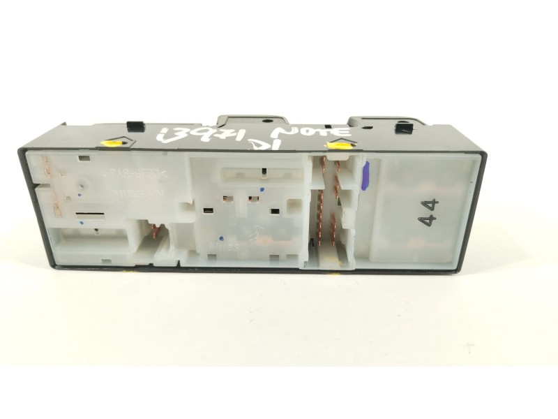 Recambio de mando elevalunas delantero izquierdo para nissan note (e12) 1.5 dci referencia OEM IAM 254013VV0B  
